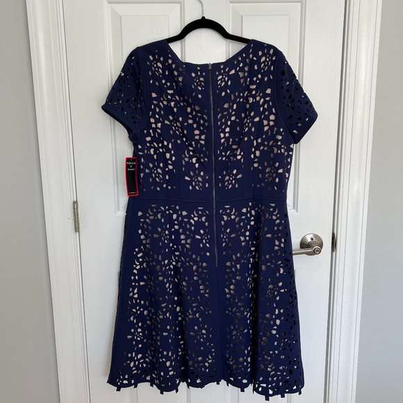 Laser Cutout Short Sleeve Dress - Picture 2 of 3